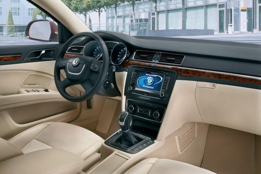  Skoda Superb 2008 года  (фото 19 из 131)